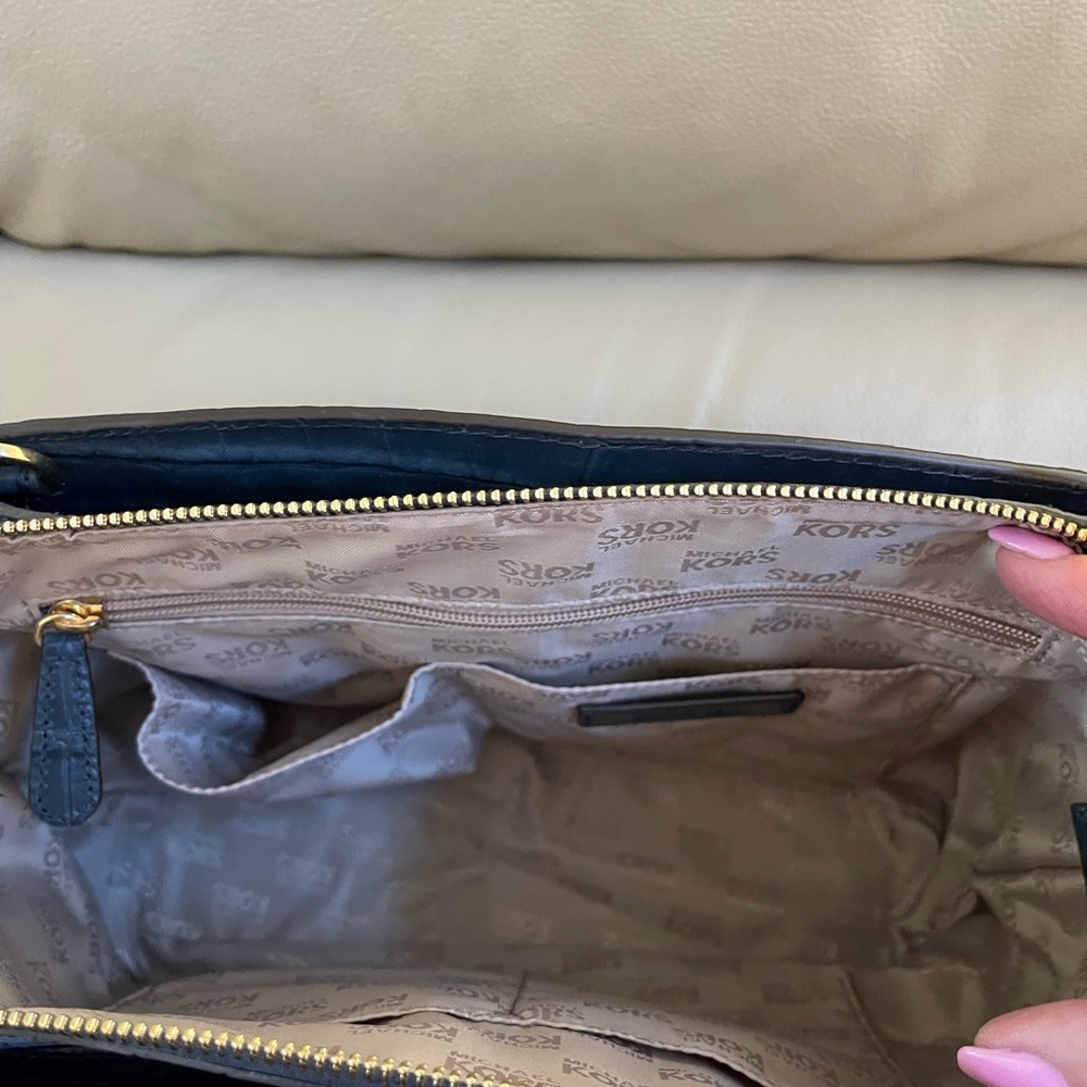 Michael Kors handbag - Picture 3 of 3